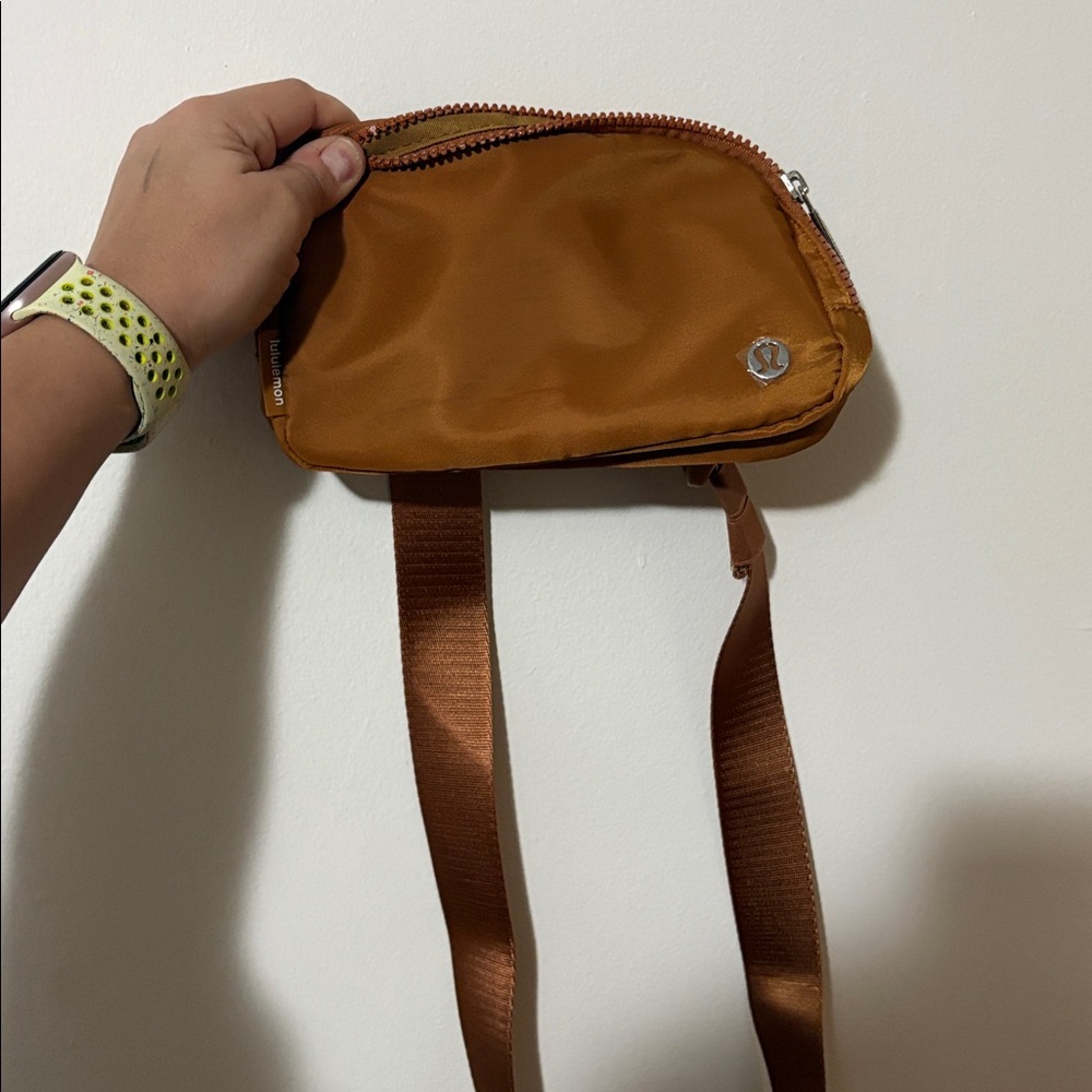 New lululemon waist bag - Picture 6 of 6